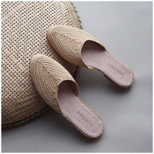 Load image into Gallery viewer, MIKANU SLIPPER TIRA