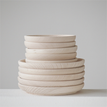 Load image into Gallery viewer, MIKANU WOODEN PLATE - JUNA