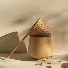 Load image into Gallery viewer, MIKANU AKI TEA MUG