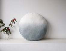 Load image into Gallery viewer, Round Dip-Dyed Cushion